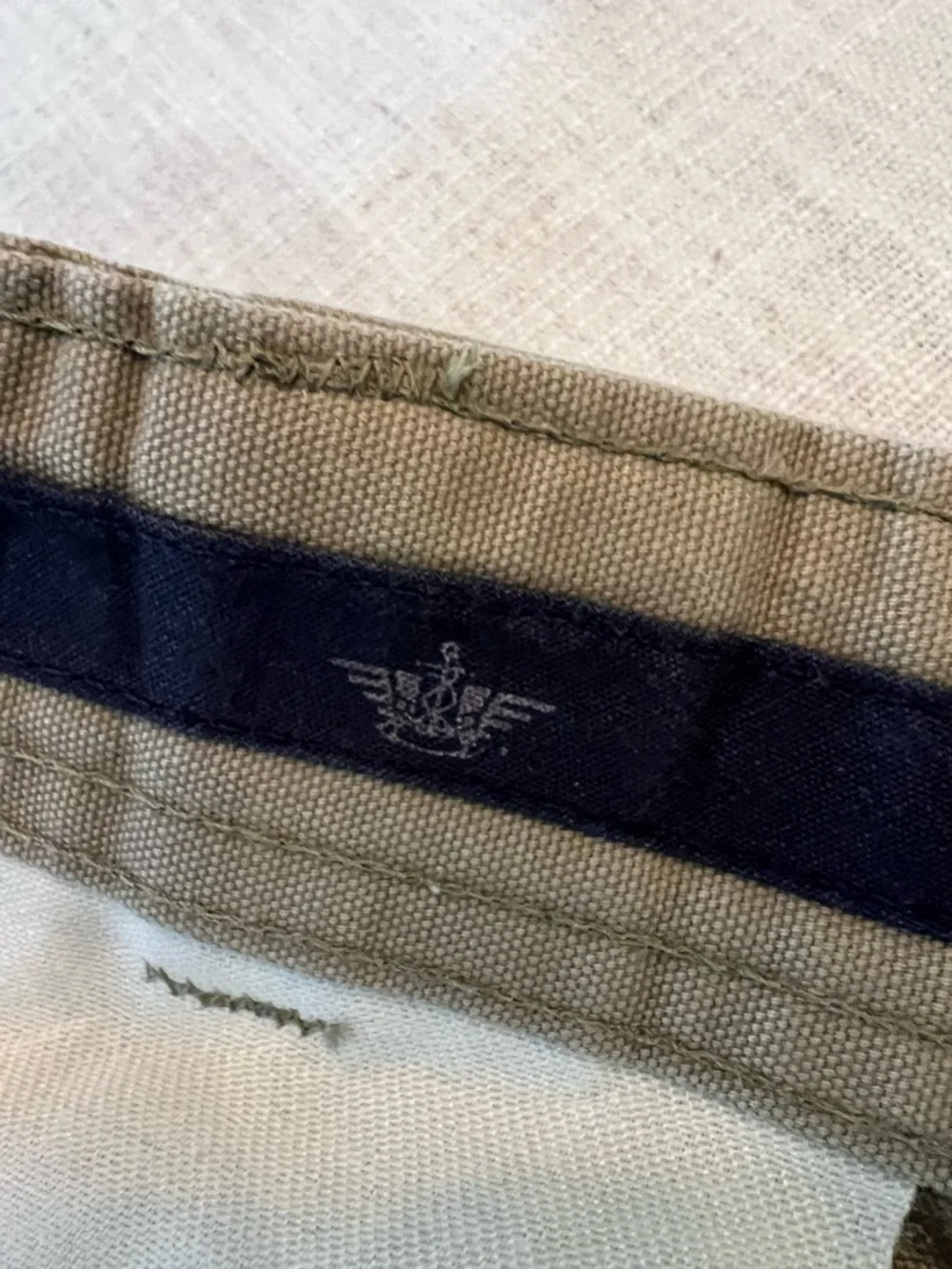 Dockers Men's Classic Pleated Chino Pants in Khaki 36x30 Like New